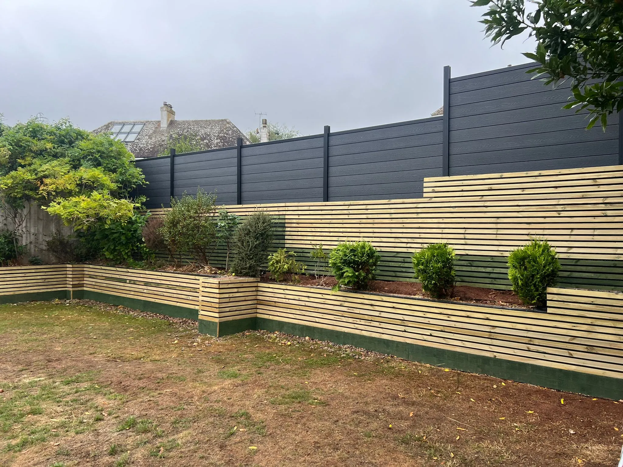 Case Study: Horizontal Hit-and-Miss Timber Screen in Torquay, Devon