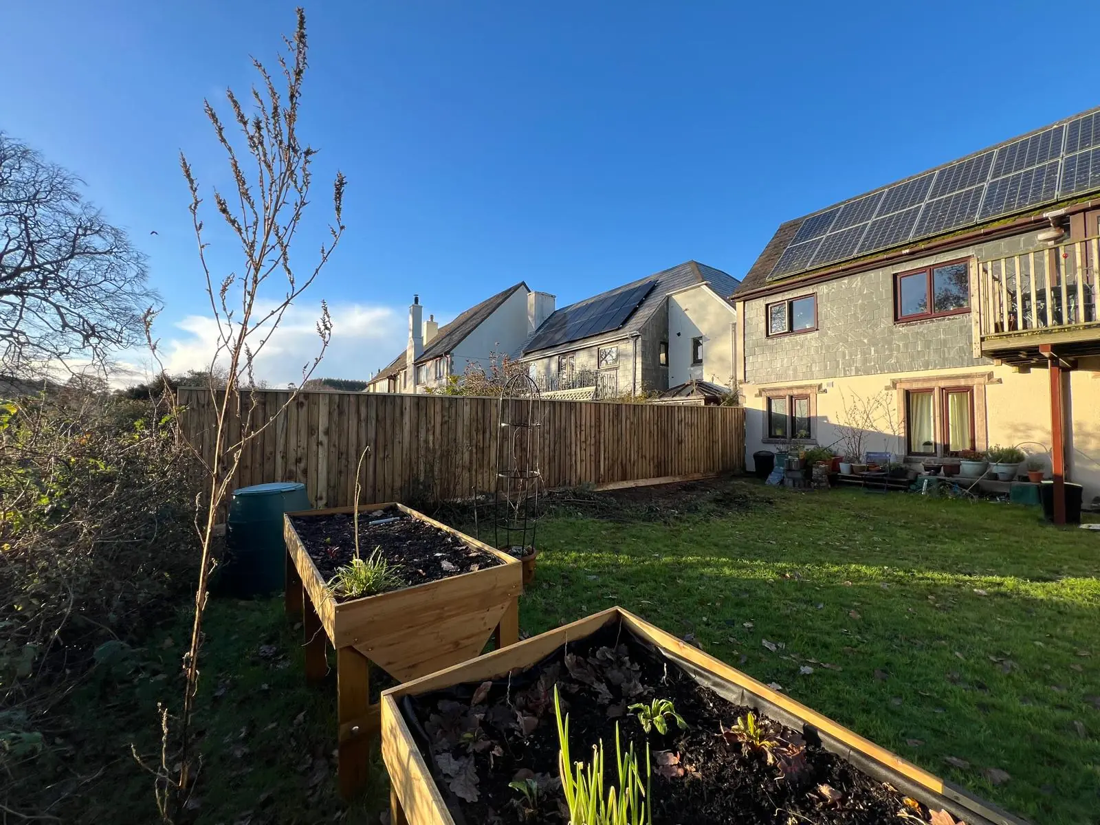 Totnes fence installation in progress